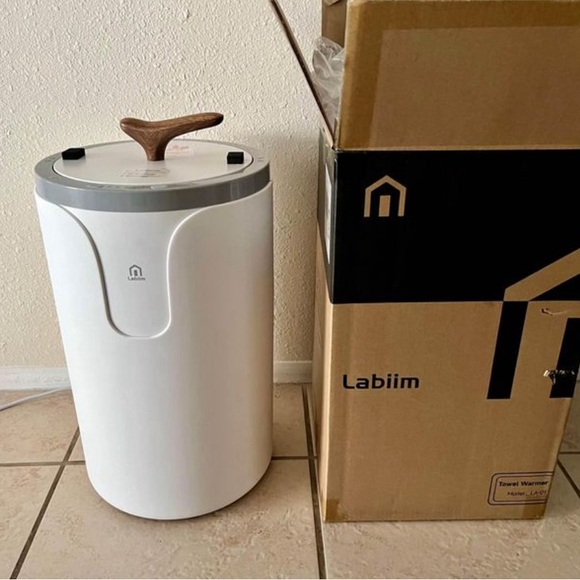 20 L Towel warmer with faux wood handle - Picture 2 of 6